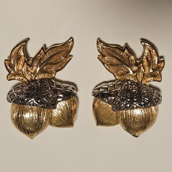 Vintage Avon Clip On Earrings ACORNS = Gold & Silver Tone - Picture 1 of 2